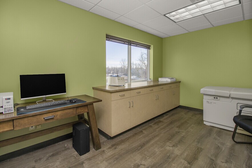 More Photos Of 4641-4671 White Bear Pky, White Bear Lake Office Residential For Sale