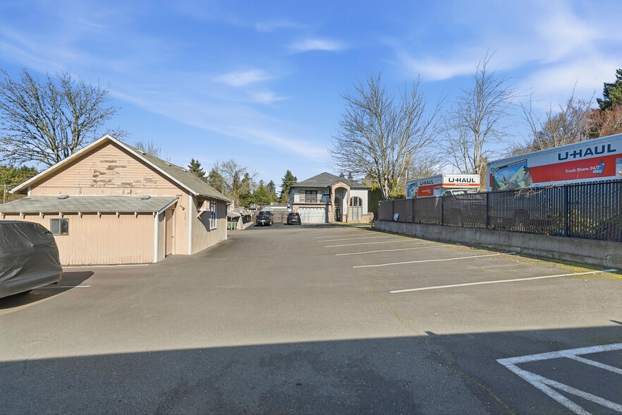 More Photos Of 9055 SW Beaverton Hillsdale Hwy, Portland Office For Lease