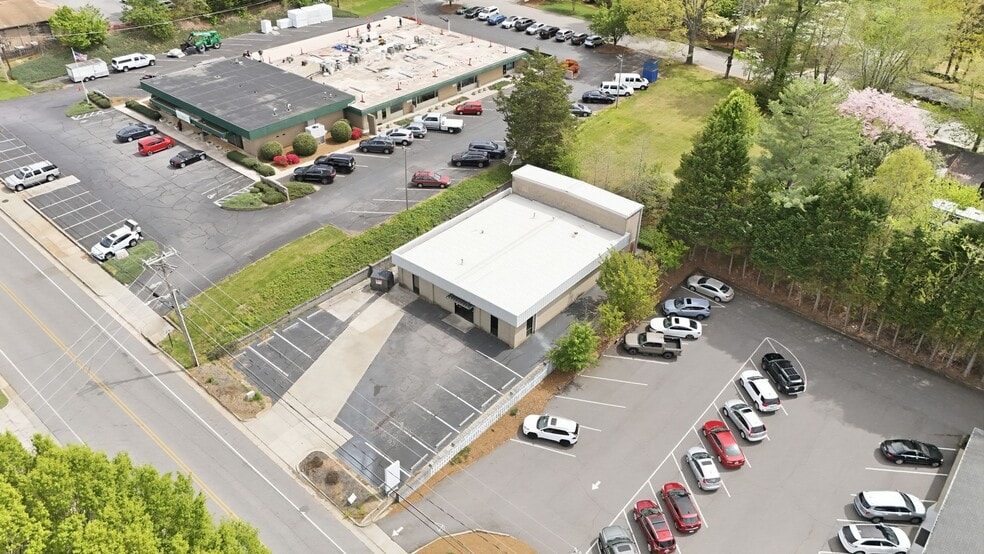 More Photos Of 744 Hartness Rd, Statesville Medical For Sale