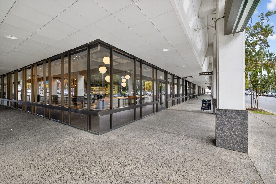 More Photos Of 1003-1031 L St, Sacramento Parking Garage For Lease