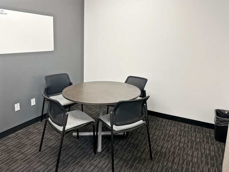 More Photos Of 3055 Saint-Martin Boulevard West, Laval Coworking Space
