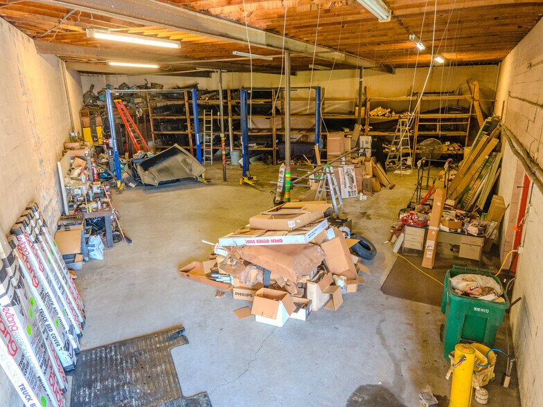 More Photos Of 2712 Owen Dr, Fayetteville Flex For Lease