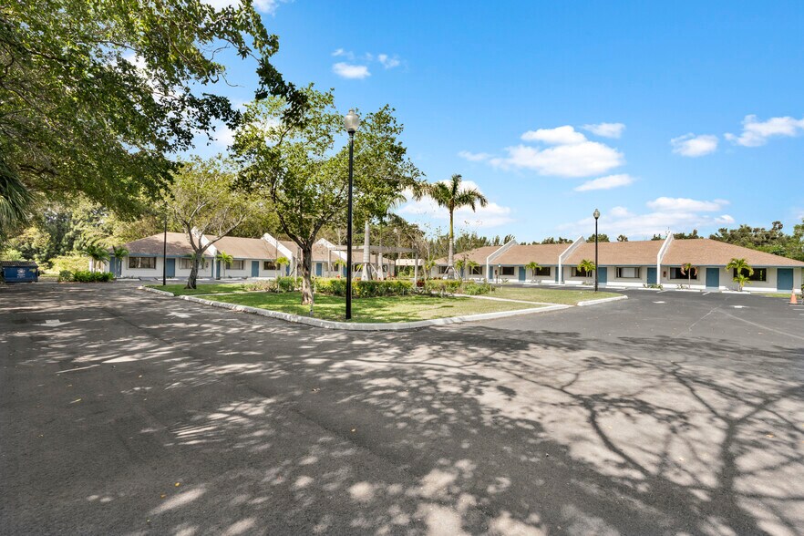 More Photos Of 4177 S Congress Ave, Lake Worth Apartments For Sale