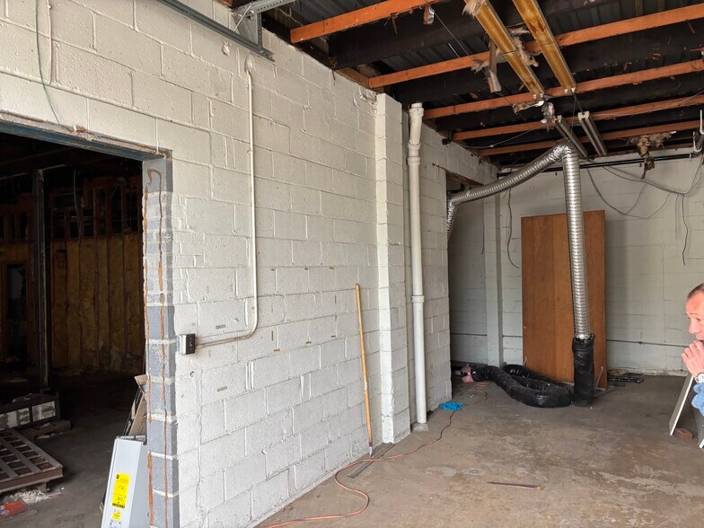 More Photos Of 12621-12631 Larchmere Blvd, Cleveland Apartments For Lease