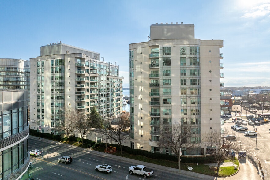 More Photos Of 600 Queens Quay Blvd W, Toronto Multifamily For Sale