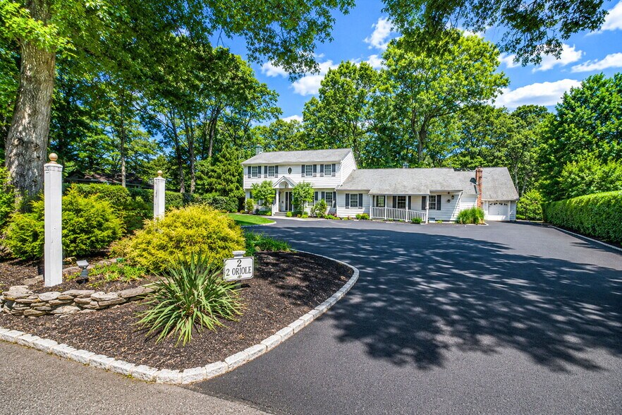 Primary Photo Of 41 Echo Ave, Miller Place Medical For Lease