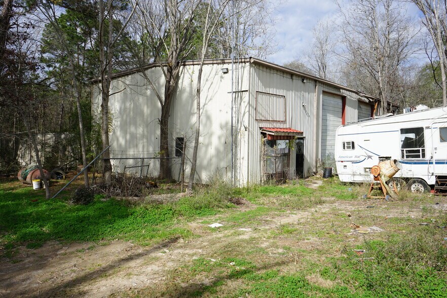 Primary Photo Of 140 Mosely, Livingston Flex For Sale