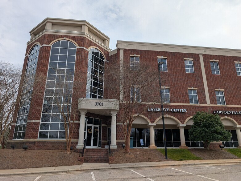 More Photos Of 3701 NW Cary Pky, Cary Medical For Lease
