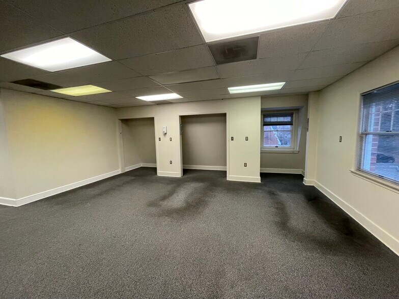 More Photos Of 11325 Pembrooke Sq, Waldorf Medical For Sale