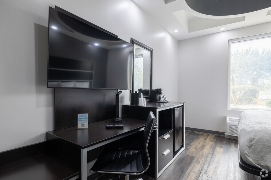 More Photos Of 480 Al Henderson Blvd, Savannah Hotel For Sale