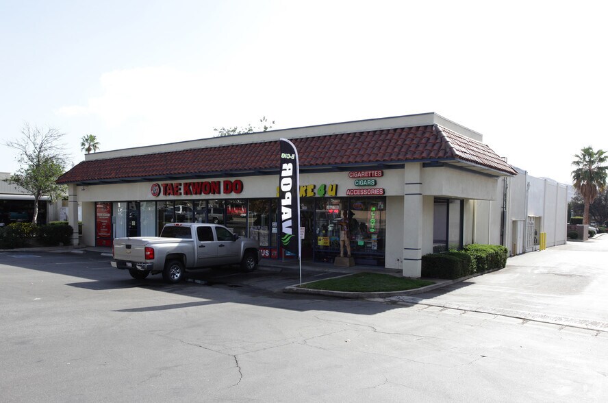 More Photos Of 4304-4392 Cochran St, Simi Valley Unknown For Lease