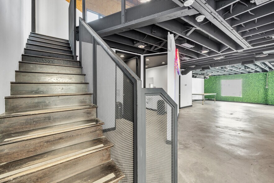 More Photos Of 5008 Venice Blvd, Los Angeles Loft Creative Space For Lease