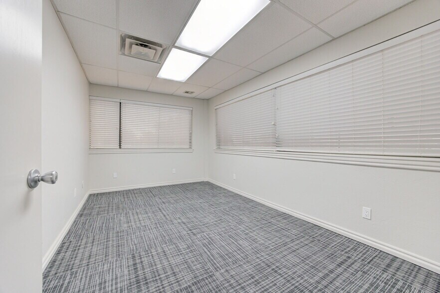 More Photos Of 2401 Tee Cir, Norman Office For Sale