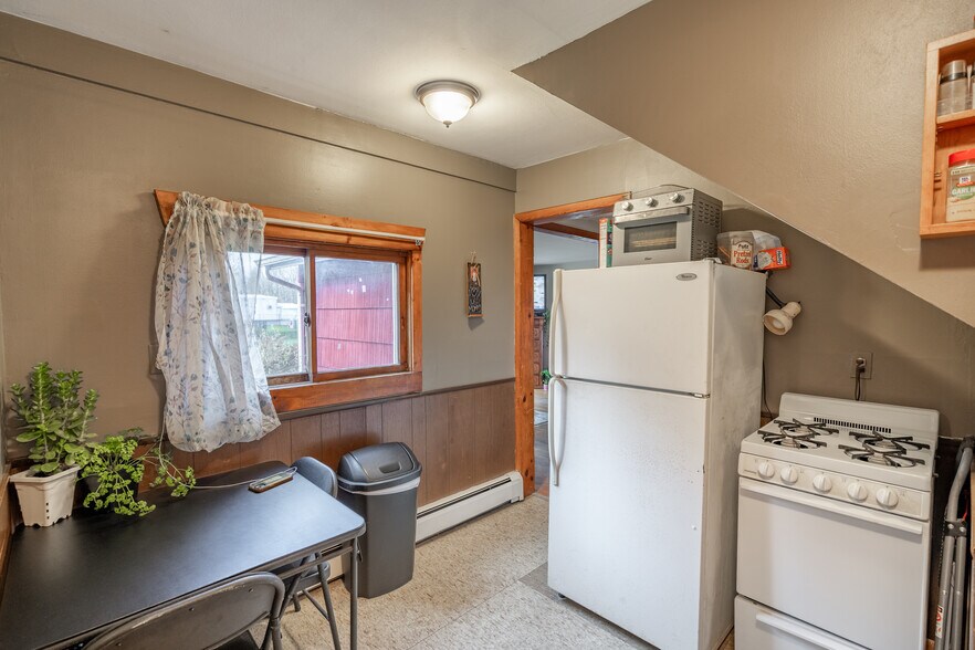 More Photos Of 447-449 NY-31, Bridgeport Apartments For Sale