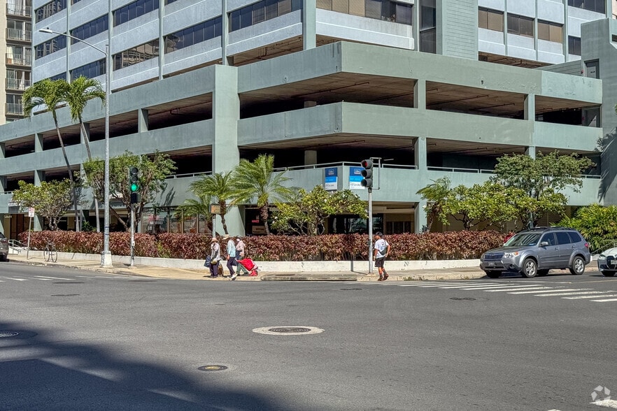 More Photos Of 1580 Makaloa St, Honolulu Office For Lease