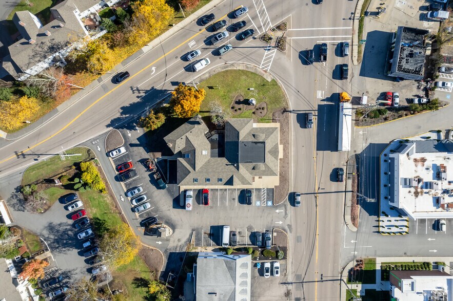 More Photos Of 1 Whiting St, Hingham Freestanding For Lease