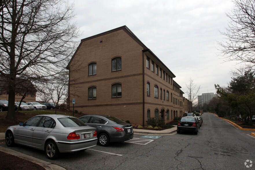 More Photos Of 7329-7351 Hanover Pky, Greenbelt Office For Lease