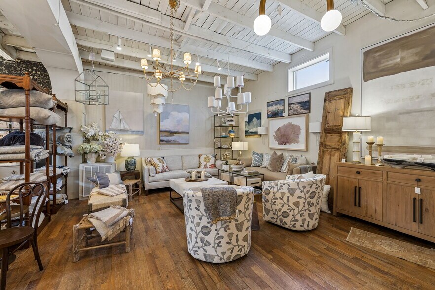 More Photos Of 109 E 6th St, Columbia Storefront For Sale