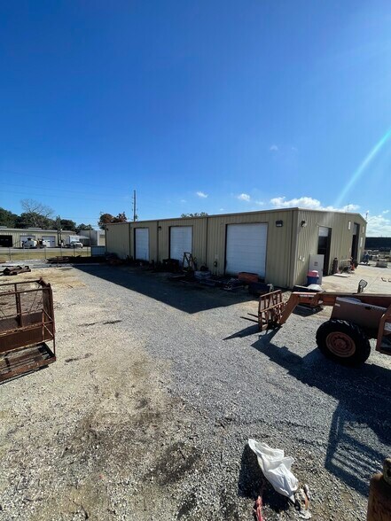 More Photos Of 1013 Bert St, La Place Warehouse For Sale