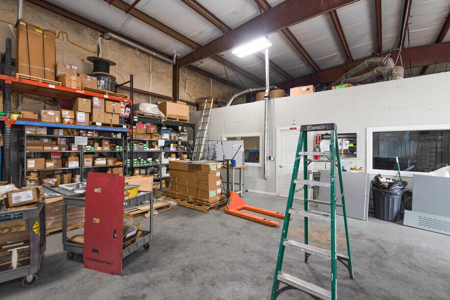 More Photos Of 7322 Almeda Genoa Rd, Houston Warehouse For Lease