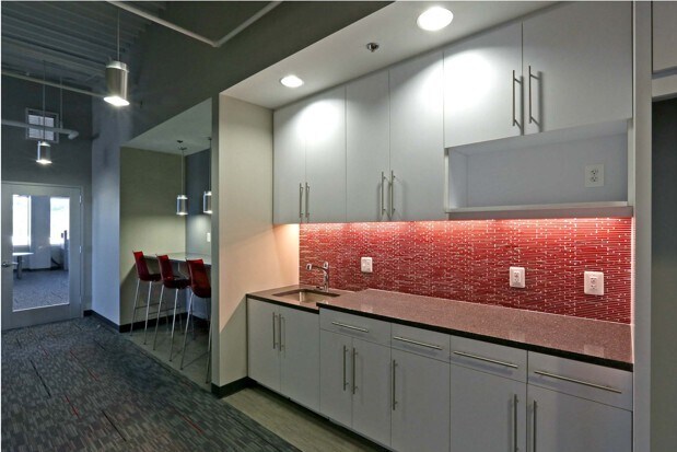 More Photos Of 10718 Richmond Hwy, Lorton Office For Lease