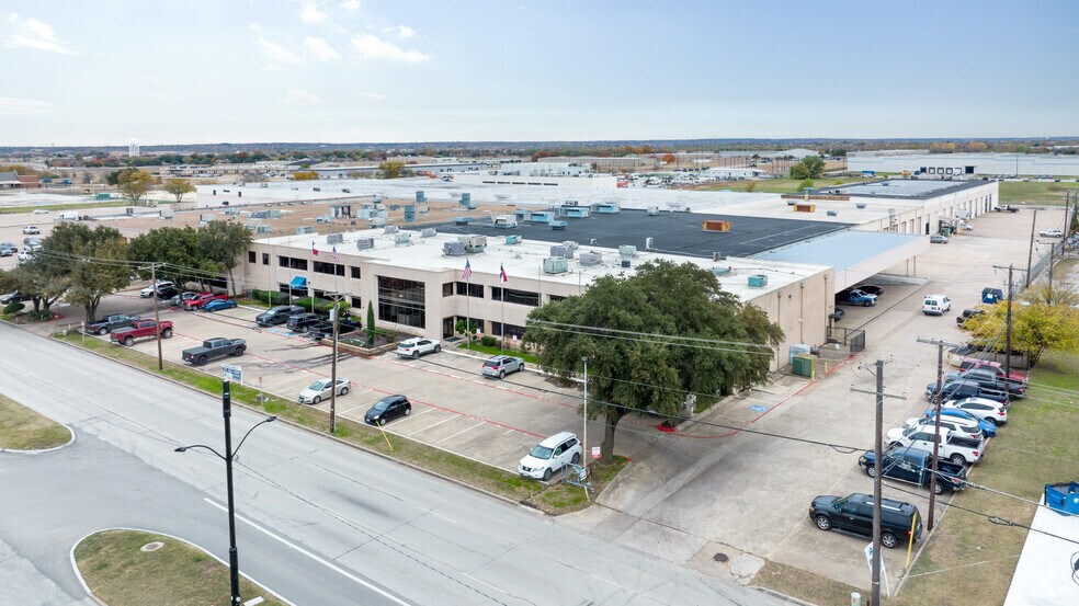 More Photos Of 1400 Everman Pky, Fort Worth Warehouse For Lease