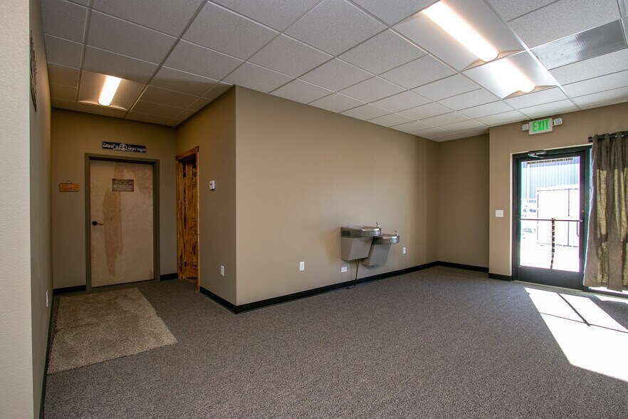 More Photos Of 1415 Selix Grv, Colorado Springs Warehouse For Sale