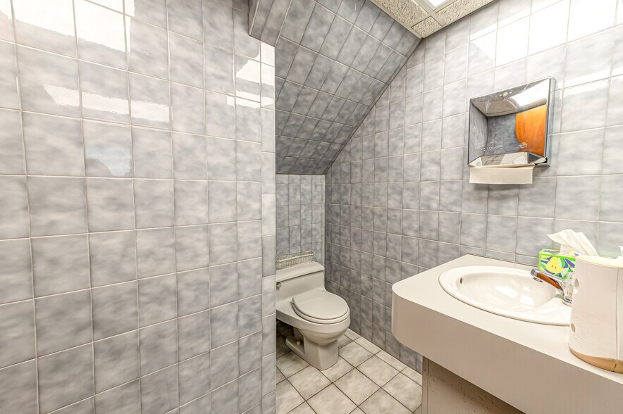 More Photos Of 57 Old Country Rd, Westbury Office For Sale