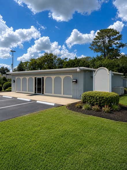 Primary Photo Of 2320 N Galveston Ave, Pearland Office For Sale
