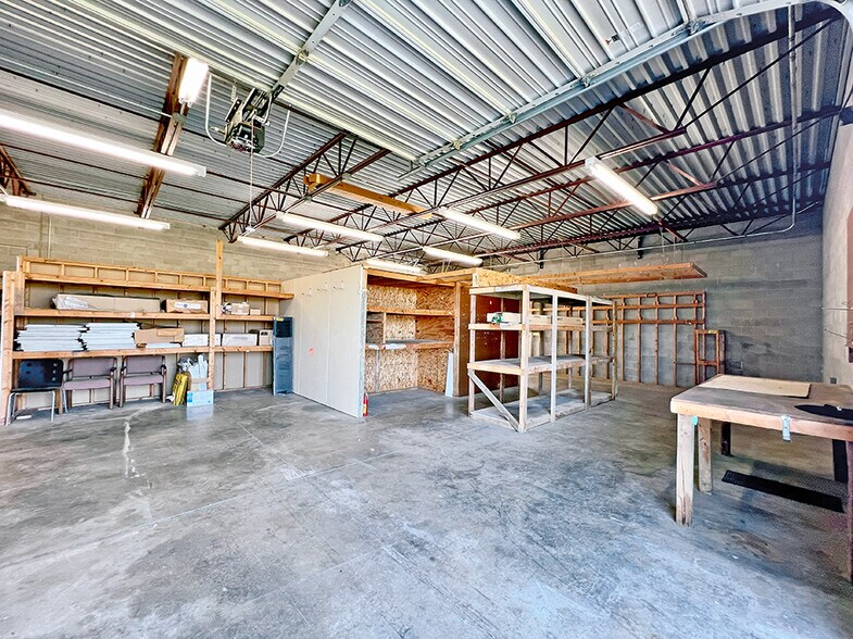 More Photos Of 100-120 Executive Dr, Highland Flex For Lease