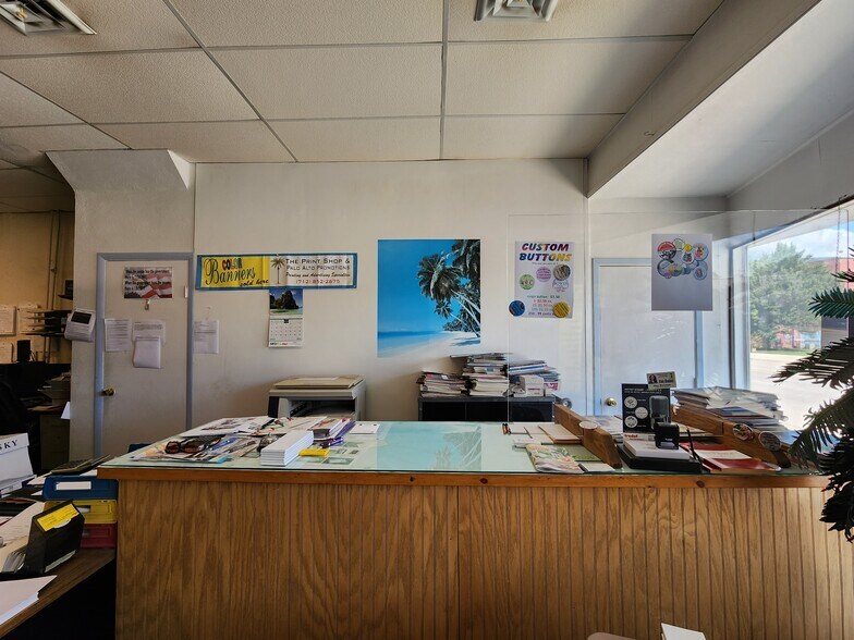 More Photos Of 2104 Main St, Emmetsburg Office Residential For Sale