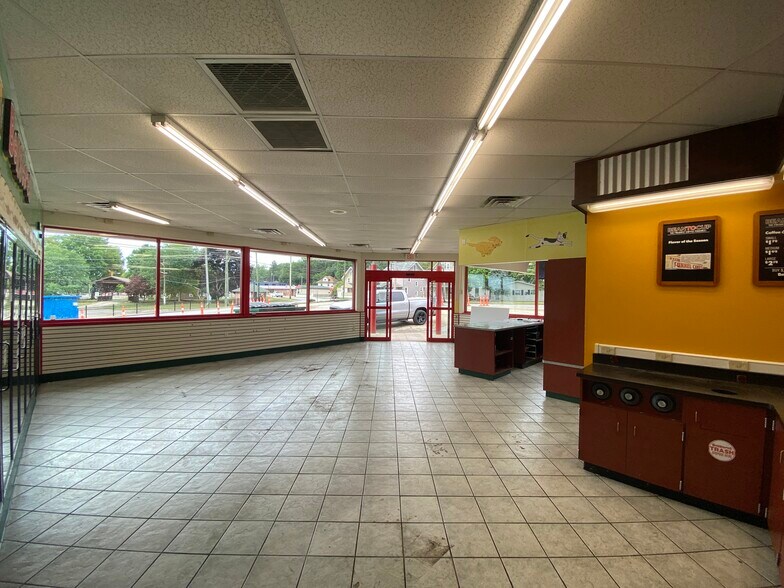 More Photos Of 516 W Liberty St, Wooster Service Station For Sale