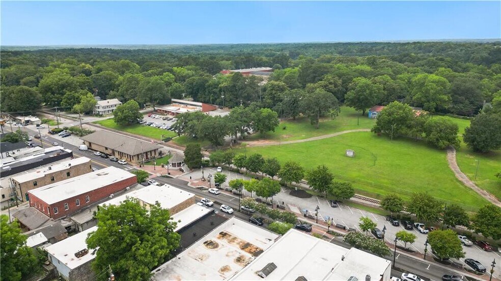 More Photos Of 5367 E Mountain St, Stone Mountain Freestanding For Lease