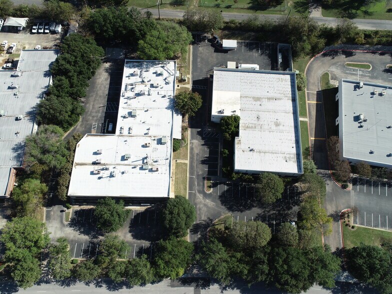 More Photos Of 8605 Cross Park Dr, Austin Office For Lease