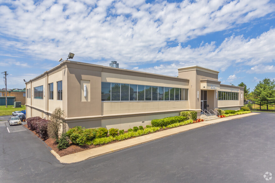 Primary Photo Of 2141 Industrial Pky, Silver Spring Showroom For Lease