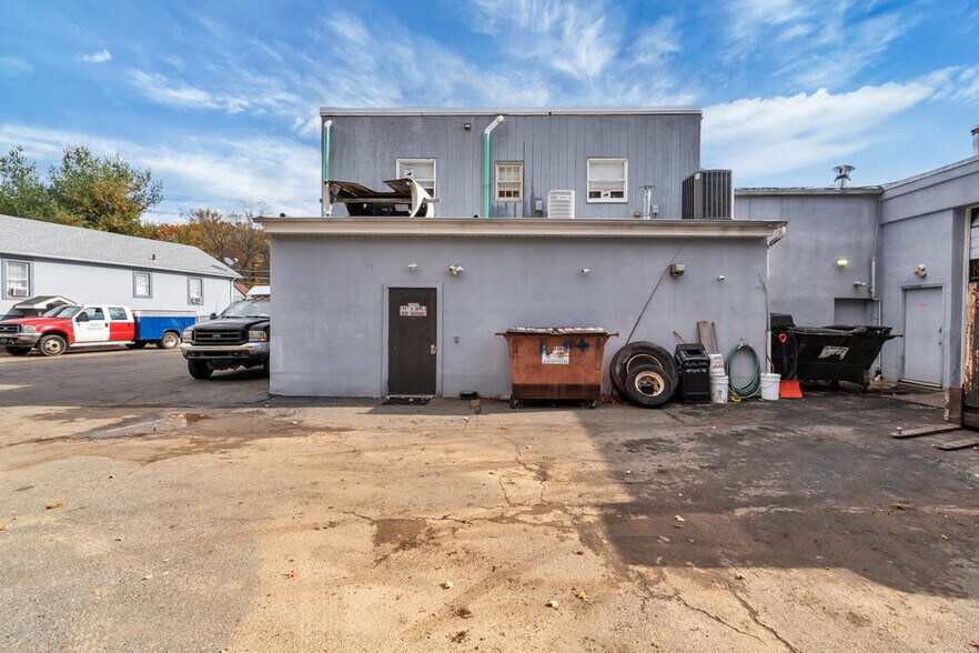 More Photos Of 142 S Livingston Ave, Livingston Unknown For Lease