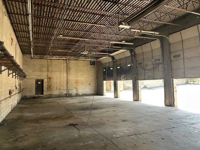More Photos Of 2500 Spring Grove Ave, Cincinnati Warehouse For Sale