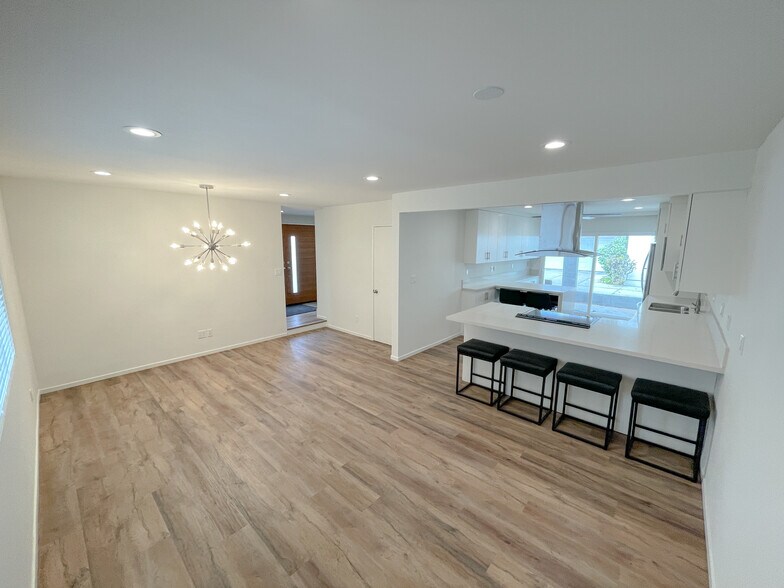 More Photos Of 2118 Carnegie Ln, Redondo Beach Apartments For Sale
