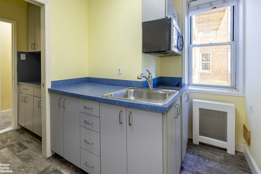 More Photos Of 5601 Riverdale Ave, Bronx Apartments For Lease