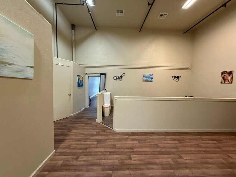 More Photos Of 137 N L St, Dinuba Storefront Retail Residential For Sale
