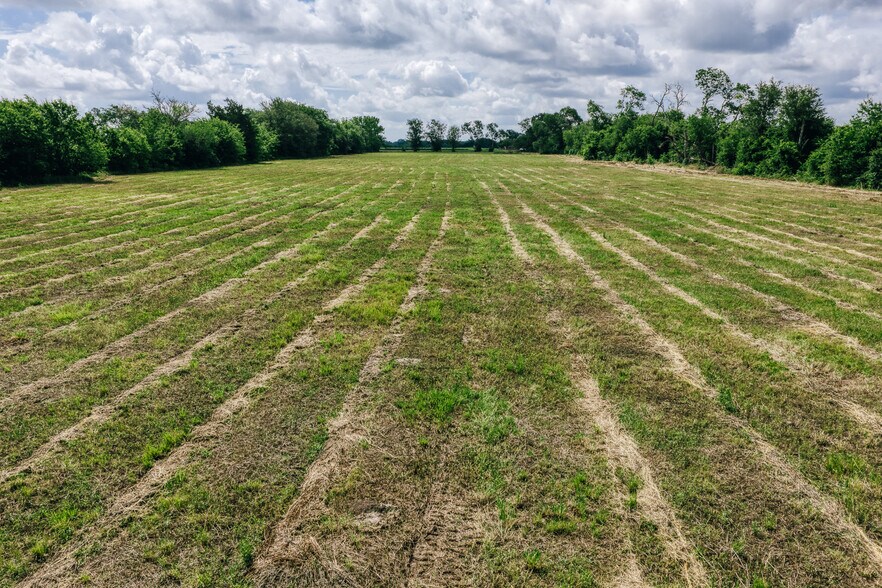 More Photos Of TBD FM 60, Snook Land For Sale