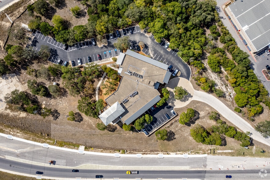 More Photos Of 1580 S Main St, Boerne Office For Lease