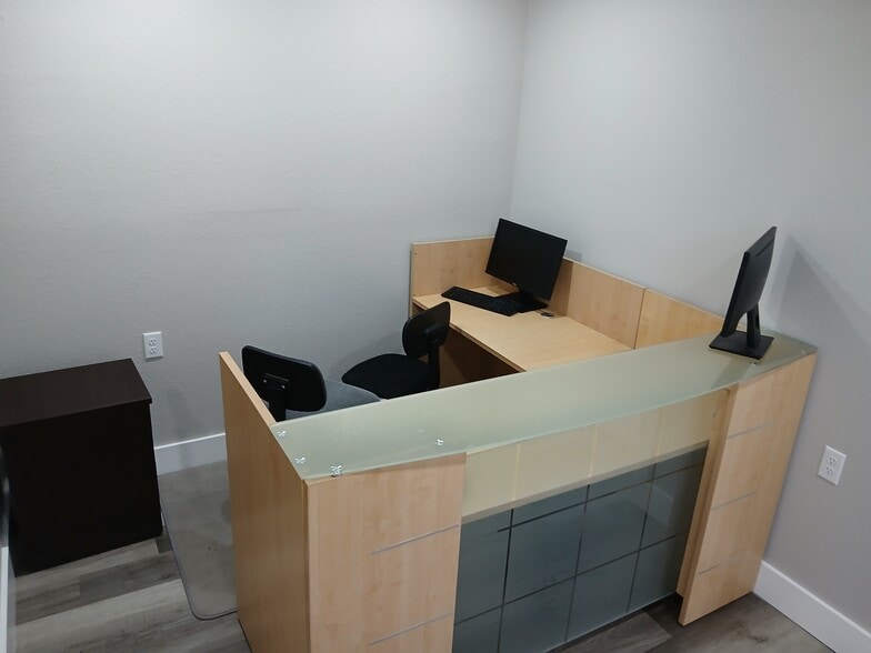 More Photos Of 4400 Bayou Blvd, Pensacola Medical For Lease