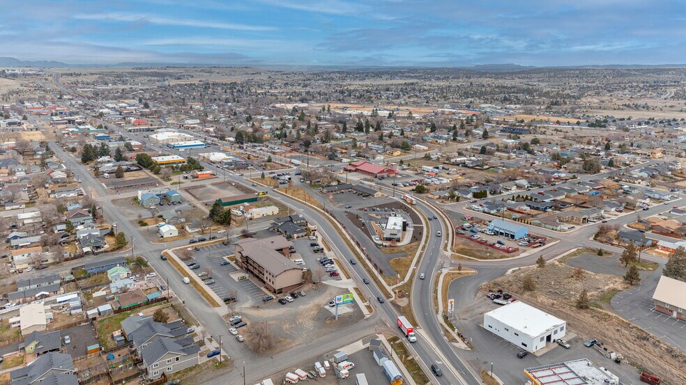 More Photos Of 874 Prince Pl, Madras Fast Food For Sale