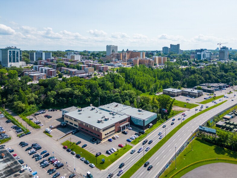 More Photos Of 875 Boul Charest O, Québec Office For Lease