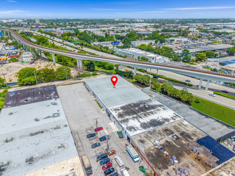 More Photos Of 3916-3920 NW 32nd Ave, Miami Warehouse For Lease