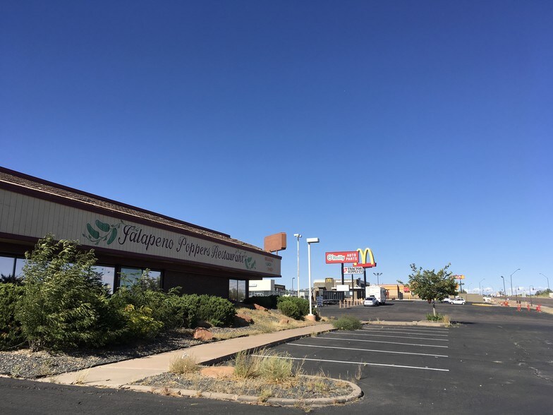 More Photos Of 1501-1531 Navajo Blvd, Holbrook Storefront For Lease