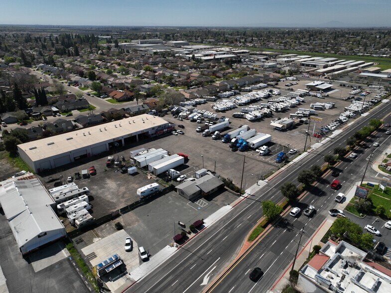 More Photos Of 248 E Kettleman Ln, Lodi Auto Dealership For Sale