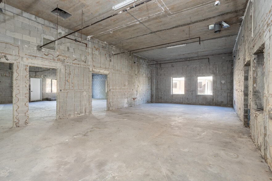 More Photos Of 4400 Dixie Hwy NE, Palm Bay Schools For Sale
