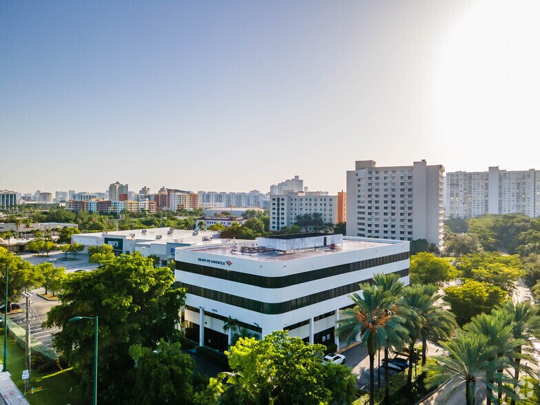 More Photos Of 18305 Biscayne Blvd, Aventura Office For Lease